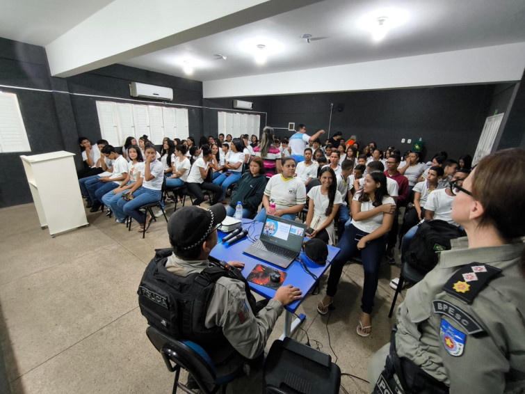 Segurança Pública promove ação de combate à violência em escola pública de Igreja Nova