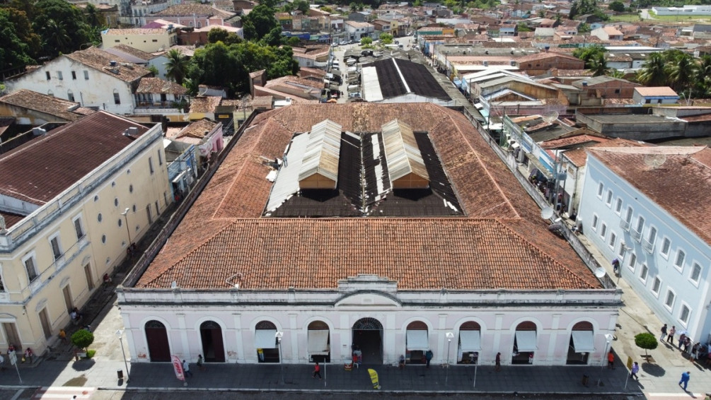 Prefeitura de Penedo inicia recuperação do telhado do Mercado Público Municipal