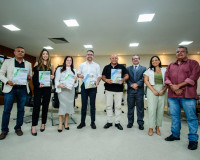 Governo de Alagoas entrega planos diretores de Barra de Santo Antônio e Milagres