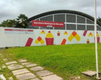 Prefeitura de Penedo distribui bônus para servidores de escolas que melhoraram IDEB