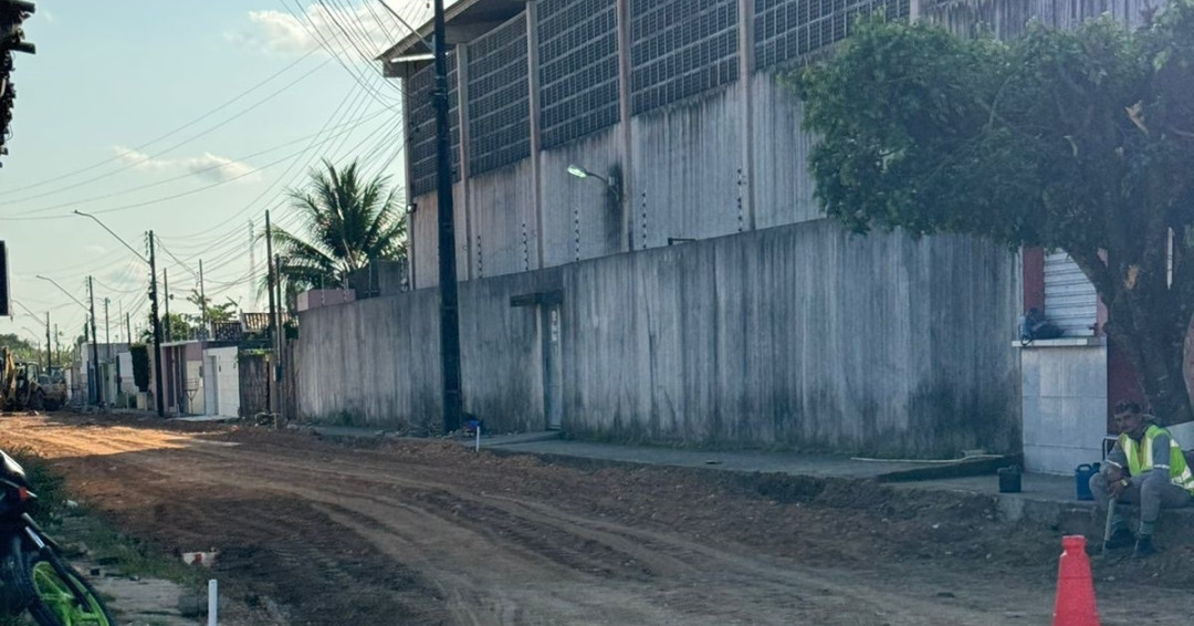 Obras de pavimentação asfáltica avançam para outras ruas do Jardim São Francisco em Penedo