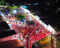 Maior caminhada política da história de Penedo reúne multidão em apoio à reeleição de Ronaldo Lopes