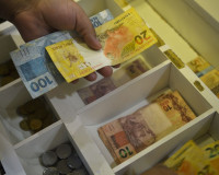 Governo retoma consignado do Bolsa Família com novas regras