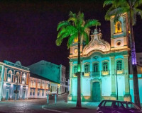 Centro Histórico de Penedo ganha iluminação que destaca casario colonial