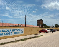 Polícia procura dupla que praticou arrastão na porta de escola de Penedo