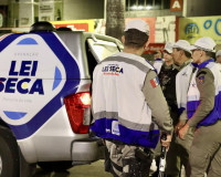 Blitz da Lei Seca prende 2 homens por embriaguez ao volante e recolhe 14 motocicletas em Arapiraca