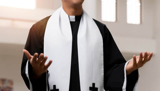 Fiel denuncia ameaça de padre de Penedo, que foi acusado de crime sexual, após postar crítica em grupo da igreja