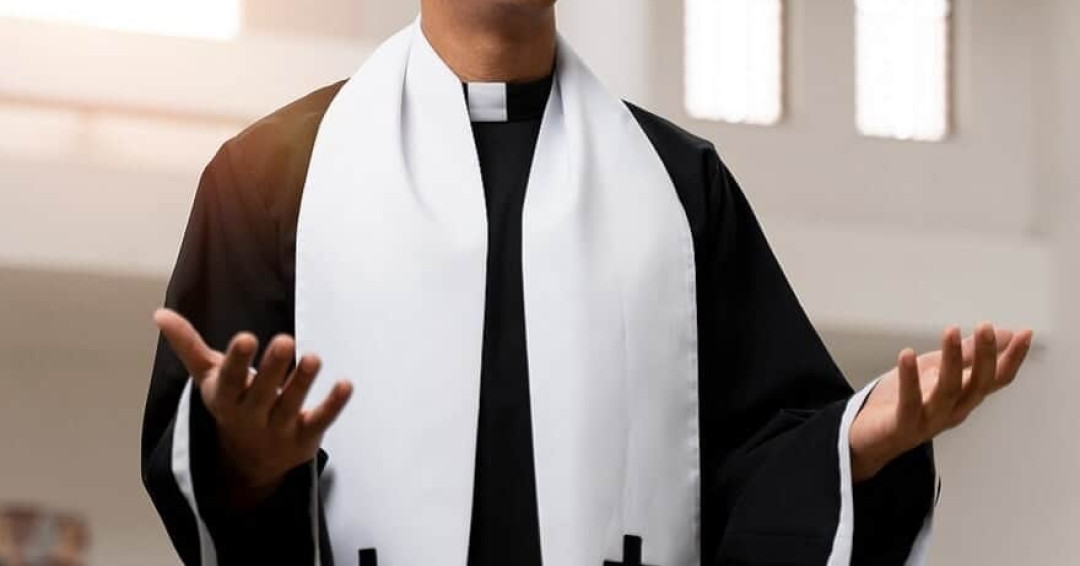 Fiel denuncia ameaça de padre de Penedo, que foi acusado de crime sexual, após postar crítica em grupo da igreja