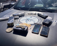 Polícia Militar prende suspeito em Penedo que transportava drogas em veículo