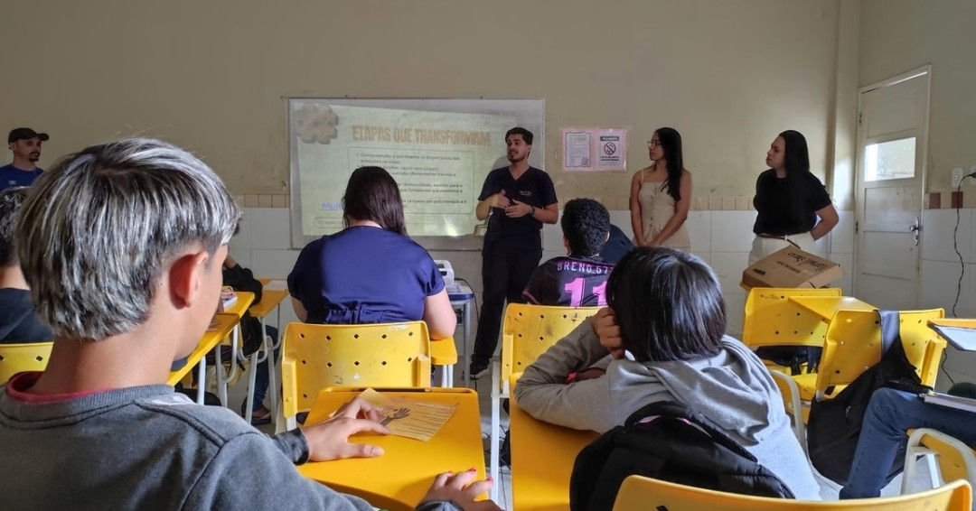 Prefeitura de Penedo promove palestra do Setembro Amarelo para alunos da rede municipal