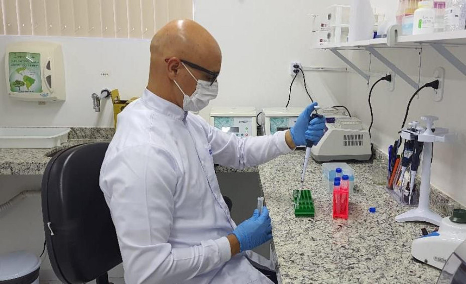 Polícia Científica identifica vítima carbonizada em caminhonete por meio de exame de DNA