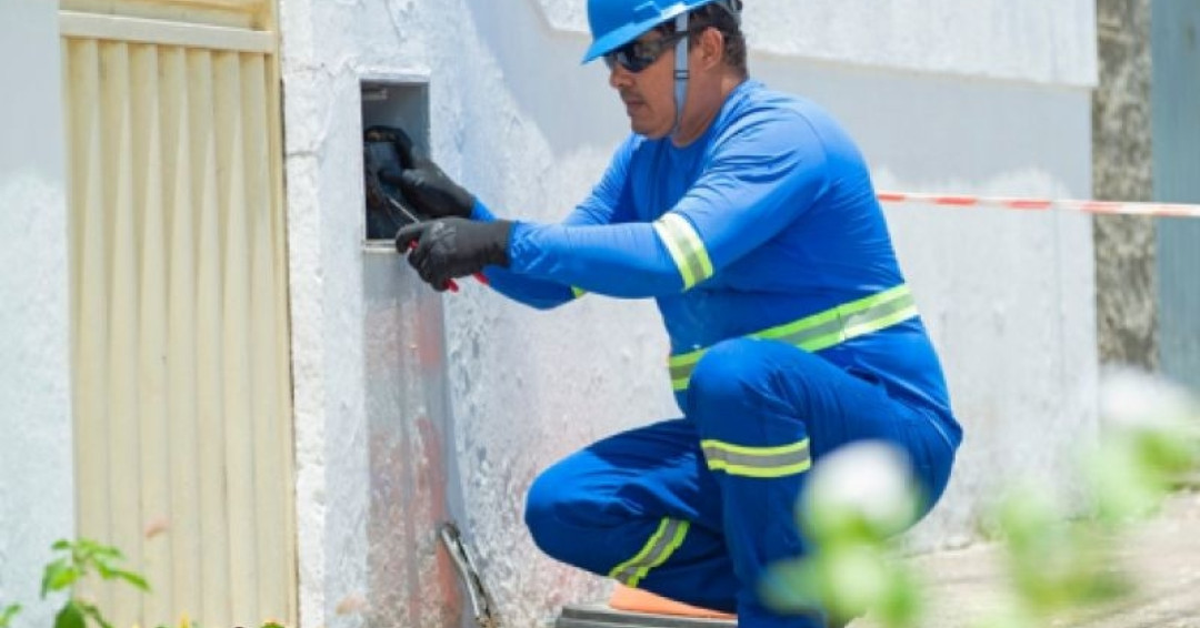 Prefeito Ronaldo Lopes sanciona lei que autoriza instalação de bloqueadores de ar em hidrômetros da Águas do Sertão em Penedo