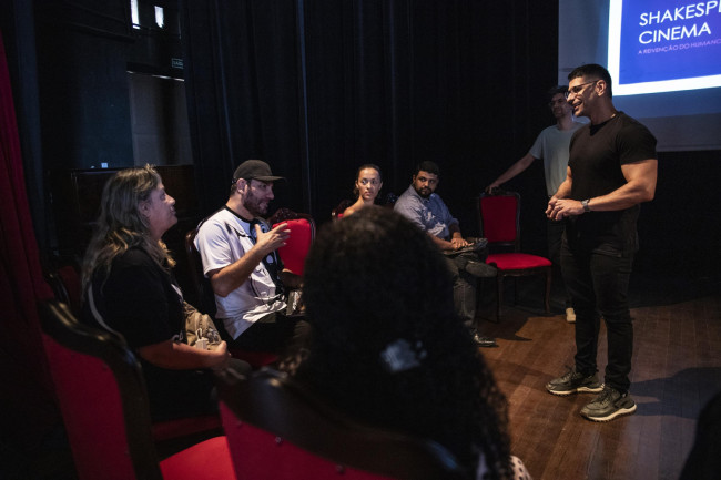 Ator e diretor Alexandre Barillari retorna ao Circ