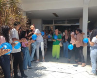 Após lutar contra câncer, adolescente de Penedo finaliza tratamento e ganha festa surpresa em Maceió