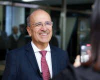 Prefeito Ronaldo Lopes anuncia que 13º salário já está na conta dos servidores municipais