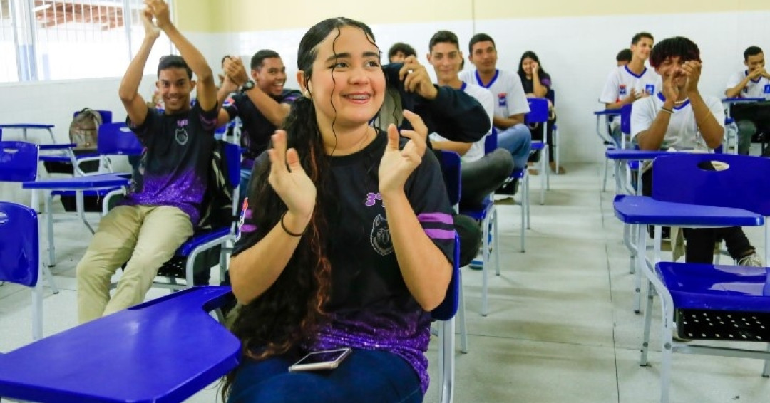 Projeto inspirado no Cartão Escola 10 é aprovado na Câmara dos Deputados