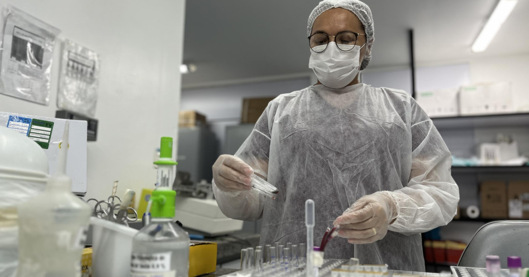 Médica do HGE conscientiza população sobre importância da doação de sangue nesse período de festas