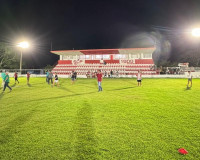 Prefeitura de Penedo conclui instalação de refletores e testa iluminação do Estádio Dr. Alfredo Leahy