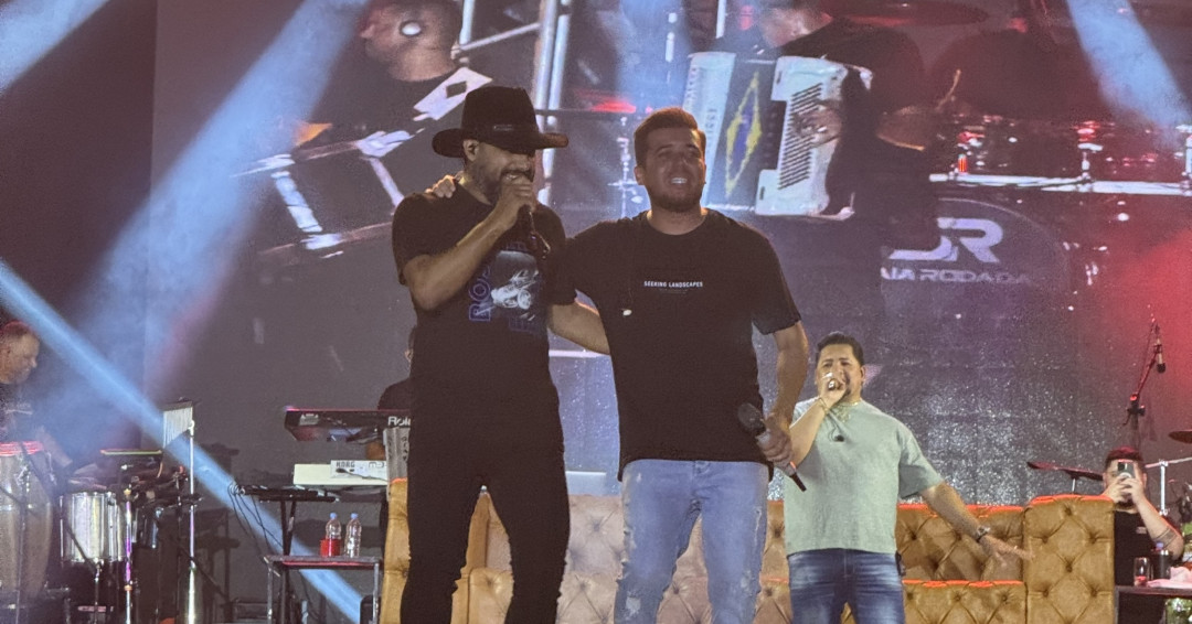 2ª noite da festa de Bom Jesus de Penedo é encerrada com grande show do Projeto À Vontade