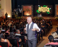 Palestra do filósofo Leandro Karnal encerra Jornada Pedagógica da Semed Penedo