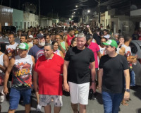 “Pia Fla” arrasta multidão pelas ruas de Piaçabuçu e se consolida como um dos maiores blocos da região