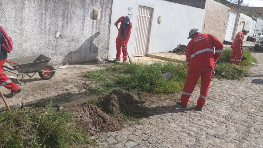 Prefeitura de Penedo realiza mutirão de limpeza nos bairros